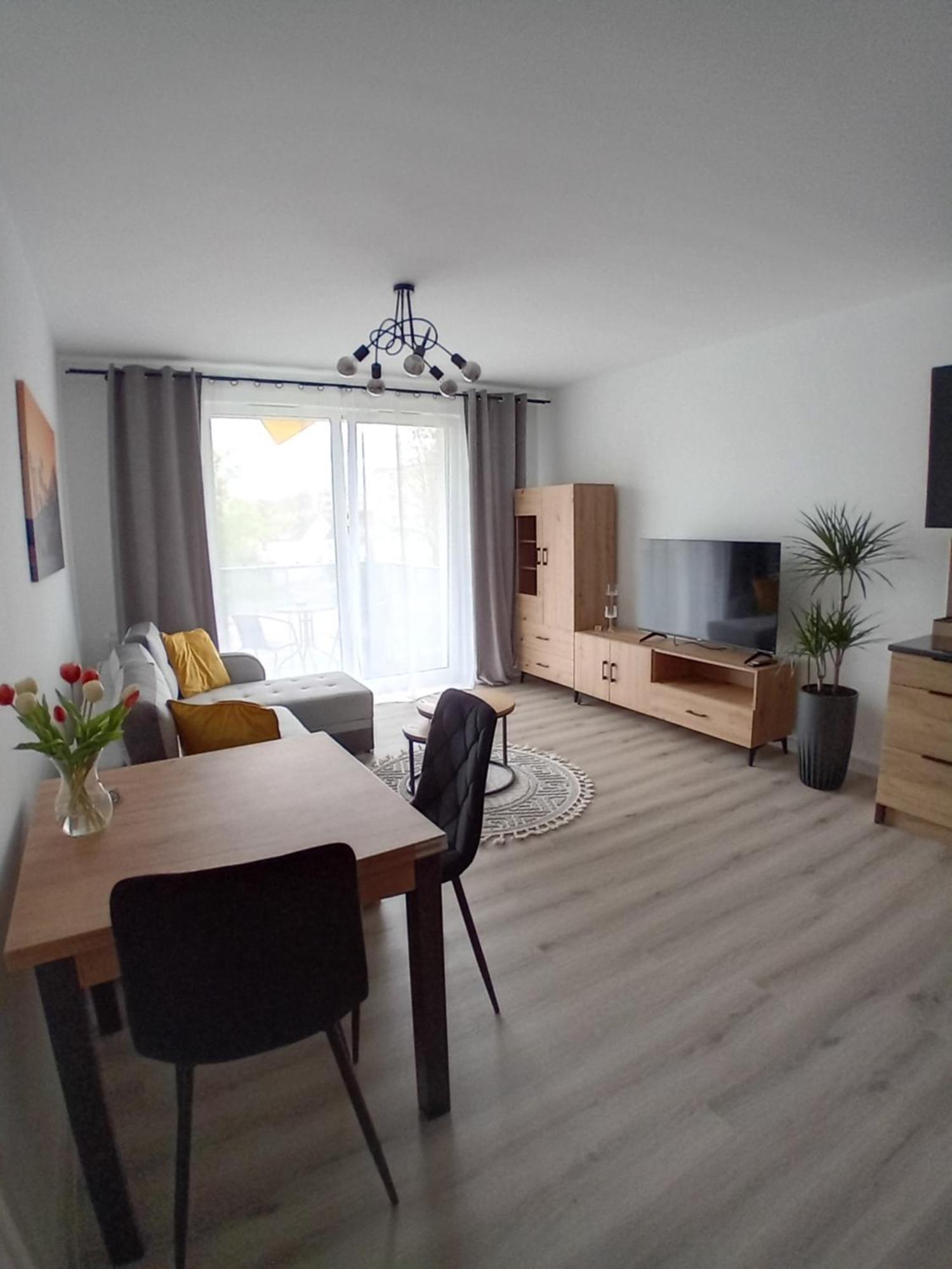 Апартаменти Apartament Akacjowa Ґолєнюв Екстер'єр фото